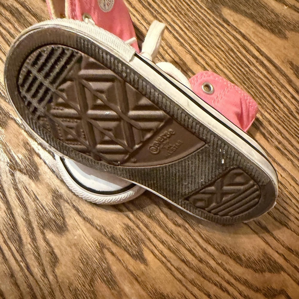 Converse Kids Sneakers in Pink and White - Picture 4 of 9